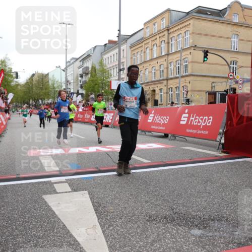 25.04.2026 - Das Zehntel Strokosch-Dieckow http://msf.ph/oto/9627517 25.04.2026 10:50:51 Ziel 5587, 6043, 6059, 6141, 6349, 6414, 6710, 7257, 7260, 7688, 8037, 8040 meine-sportfotos.de