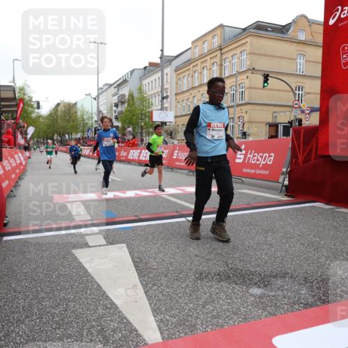 25.04.2026 - Das Zehntel Strokosch-Dieckow http://msf.ph/oto/9627529 25.04.2026 10:50:51 Ziel 5587, 6043, 6059, 6141, 6349, 6414, 6710, 7257, 7260, 7688, 8037, 8040 meine-sportfotos.de
