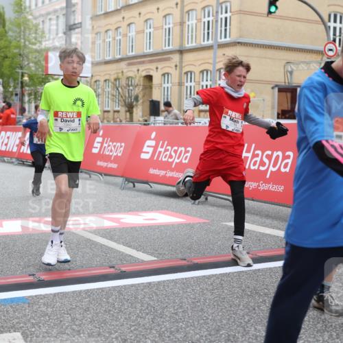 25.04.2026 - Das Zehntel Strokosch-Dieckow http://msf.ph/oto/9627550 25.04.2026 10:50:53 Ziel 5391, 5587, 6059, 6141, 6349, 6414, 6710, 7260, 7688, 7951 meine-sportfotos.de
