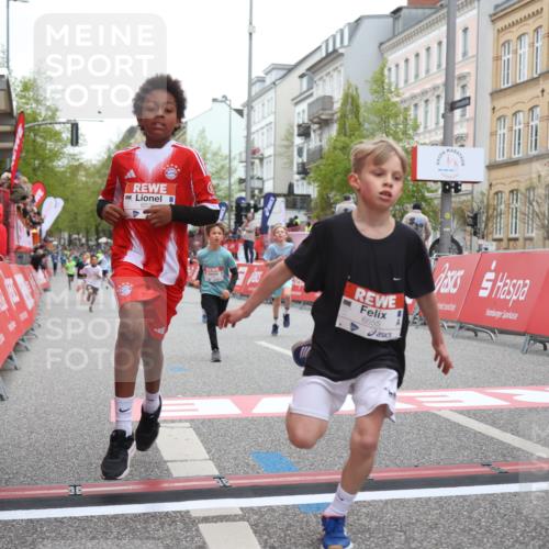 25.04.2026 - Das Zehntel Strokosch-Dieckow http://msf.ph/oto/9627688 25.04.2026 10:50:59 Ziel 5391, 6000, 6059, 6066, 6410, 6555, 7501, 7582, 7951 meine-sportfotos.de