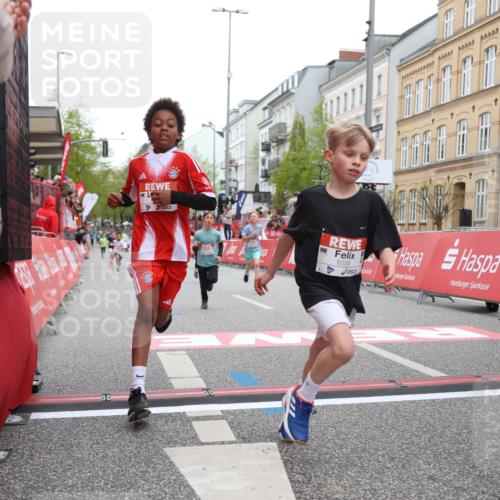 25.04.2026 - Das Zehntel Strokosch-Dieckow http://msf.ph/oto/9627699 25.04.2026 10:50:59 Ziel 5391, 6000, 6059, 6066, 6410, 6555, 7501, 7582, 7951 meine-sportfotos.de
