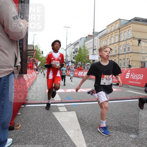 25.04.2026 - Das Zehntel Strokosch-Dieckow http://msf.ph/oto/9627706 25.04.2026 10:50:59 Ziel 5391, 6000, 6059, 6066, 6410, 6555, 7501, 7582, 7951 meine-sportfotos.de