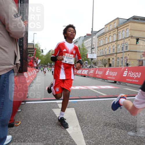 25.04.2026 - Das Zehntel Strokosch-Dieckow http://msf.ph/oto/9627730 25.04.2026 10:50:59 Ziel 5391, 6000, 6059, 6066, 6410, 6555, 7501, 7582, 7951 meine-sportfotos.de