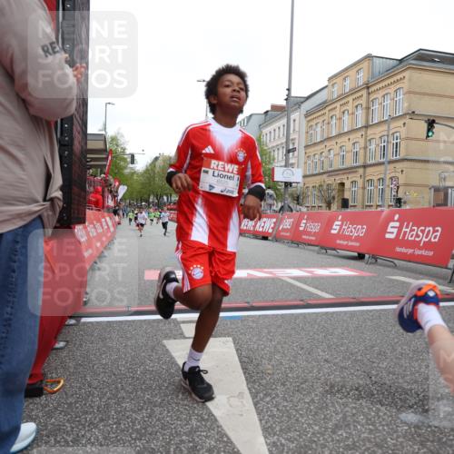 25.04.2026 - Das Zehntel Strokosch-Dieckow http://msf.ph/oto/9627734 25.04.2026 10:50:59 Ziel 5391, 6000, 6059, 6066, 6410, 6555, 7501, 7582, 7951 meine-sportfotos.de