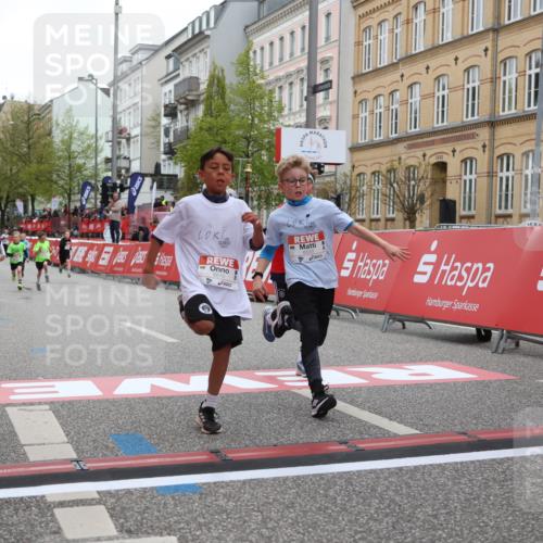 25.04.2026 - Das Zehntel Strokosch-Dieckow http://msf.ph/oto/9627838 25.04.2026 10:51:02 Ziel 6000, 6066, 6119, 6410, 6510, 6525, 6533, 6555, 7393, 7501, 7582 meine-sportfotos.de