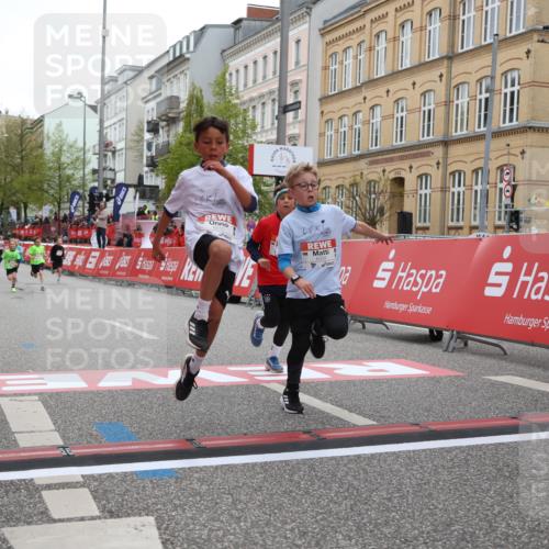 25.04.2026 - Das Zehntel Strokosch-Dieckow http://msf.ph/oto/9627851 25.04.2026 10:51:02 Ziel 6000, 6066, 6119, 6410, 6510, 6525, 6533, 6555, 7393, 7501, 7582 meine-sportfotos.de