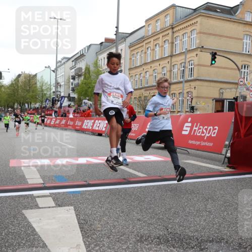 25.04.2026 - Das Zehntel Strokosch-Dieckow http://msf.ph/oto/9627863 25.04.2026 10:51:02 Ziel 6000, 6066, 6119, 6410, 6510, 6525, 6533, 6555, 7393, 7501, 7582 meine-sportfotos.de