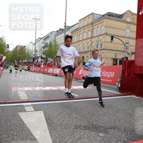25.04.2026 - Das Zehntel Strokosch-Dieckow http://msf.ph/oto/9627869 25.04.2026 10:51:03 Ziel 6066, 6119, 6410, 6510, 6525, 6533, 6555, 6733, 7393, 7501, 7582 meine-sportfotos.de