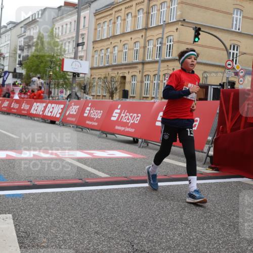 25.04.2026 - Das Zehntel Strokosch-Dieckow http://msf.ph/oto/9627909 25.04.2026 10:51:04 Ziel 5287, 5298, 6119, 6410, 6510, 6525, 6533, 6555, 6733, 7331, 7393, 7501, 7582 meine-sportfotos.de