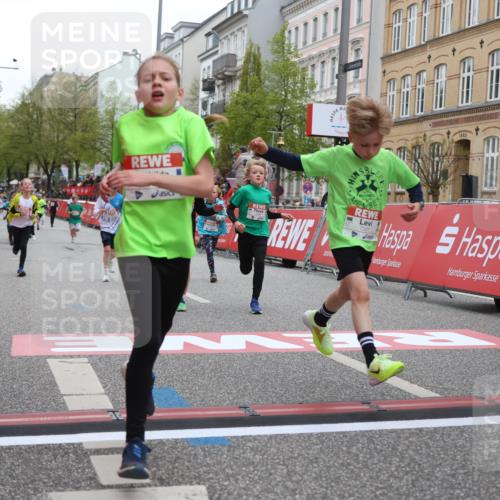 25.04.2026 - Das Zehntel Strokosch-Dieckow http://msf.ph/oto/9628010 25.04.2026 10:51:07 Ziel 5287, 5298, 5482, 5736, 6119, 6410, 6496, 6510, 6525, 6533, 6555, 6733, 7104, 7331, 7393, 7704 meine-sportfotos.de