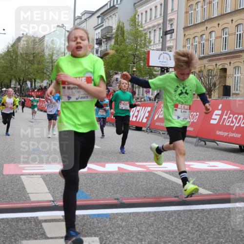 25.04.2026 - Das Zehntel Strokosch-Dieckow http://msf.ph/oto/9628019 25.04.2026 10:51:07 Ziel 5287, 5298, 5482, 5736, 6119, 6410, 6496, 6510, 6525, 6533, 6555, 6733, 7104, 7331, 7393, 7704 meine-sportfotos.de