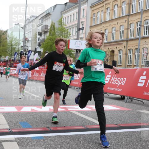 25.04.2026 - Das Zehntel Strokosch-Dieckow http://msf.ph/oto/9628077 25.04.2026 10:51:08 Ziel 5036, 5287, 5298, 5482, 5736, 6119, 6496, 6510, 6525, 6533, 6733, 7104, 7331, 7393, 7704 meine-sportfotos.de