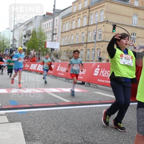 25.04.2026 - Das Zehntel Strokosch-Dieckow http://msf.ph/oto/9628241 25.04.2026 10:51:21 Ziel 5422, 5457, 5458, 5580, 5811, 5885, 6039, 6099, 6717, 6919, 7391, 7546, 7955 meine-sportfotos.de