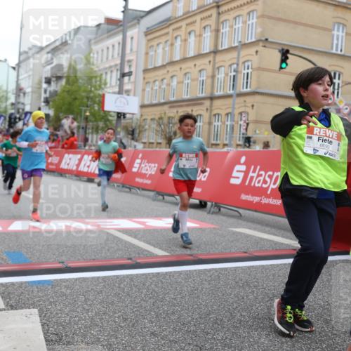 25.04.2026 - Das Zehntel Strokosch-Dieckow http://msf.ph/oto/9628248 25.04.2026 10:51:21 Ziel 5422, 5457, 5458, 5580, 5811, 5885, 6039, 6099, 6717, 6919, 7391, 7546, 7955 meine-sportfotos.de