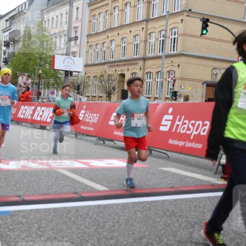 25.04.2026 - Das Zehntel Strokosch-Dieckow http://msf.ph/oto/9628267 25.04.2026 10:51:21 Ziel 5422, 5457, 5458, 5580, 5811, 5885, 6039, 6099, 6717, 6919, 7391, 7546, 7955 meine-sportfotos.de