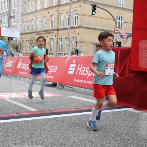 25.04.2026 - Das Zehntel Strokosch-Dieckow http://msf.ph/oto/9628309 25.04.2026 10:51:22 Ziel 5110, 5422, 5457, 5458, 5580, 5885, 6039, 6099, 6717, 6919, 7391, 7546, 7955 meine-sportfotos.de