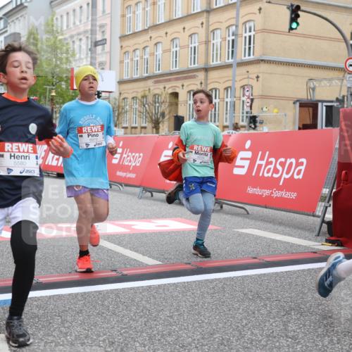 25.04.2026 - Das Zehntel Strokosch-Dieckow http://msf.ph/oto/9628325 25.04.2026 10:51:22 Ziel 5110, 5422, 5457, 5458, 5580, 5885, 6039, 6099, 6717, 6919, 7391, 7546, 7955 meine-sportfotos.de