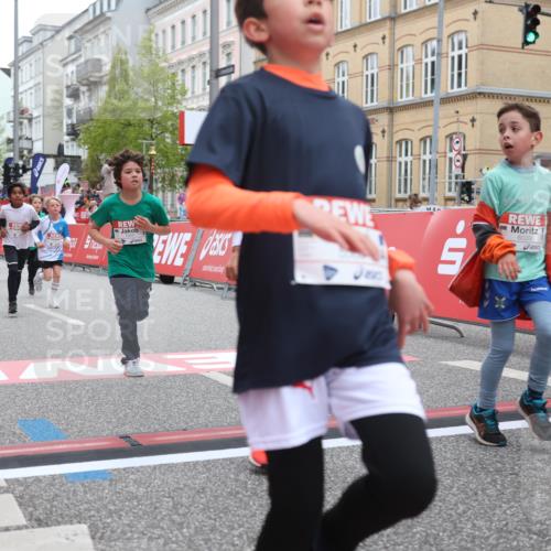 25.04.2026 - Das Zehntel Strokosch-Dieckow http://msf.ph/oto/9628391 25.04.2026 10:51:22 Ziel 5110, 5422, 5457, 5458, 5580, 5885, 6039, 6099, 6717, 6919, 7391, 7546, 7955 meine-sportfotos.de