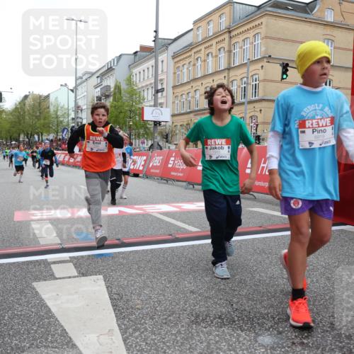 25.04.2026 - Das Zehntel Strokosch-Dieckow http://msf.ph/oto/9628521 25.04.2026 10:51:24 Ziel 5110, 5481, 5566, 5572, 5580, 5885, 6039, 6099, 6910, 6919, 7391, 7546, 7725, 7955, 7968 meine-sportfotos.de