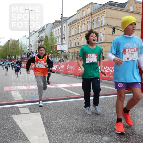 25.04.2026 - Das Zehntel Strokosch-Dieckow http://msf.ph/oto/9628567 25.04.2026 10:51:24 Ziel 5110, 5481, 5566, 5572, 5580, 5885, 6039, 6099, 6910, 6919, 7391, 7546, 7725, 7955, 7968 meine-sportfotos.de