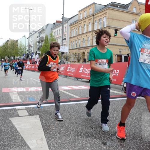 25.04.2026 - Das Zehntel Strokosch-Dieckow http://msf.ph/oto/9628580 25.04.2026 10:51:24 Ziel 5110, 5481, 5566, 5572, 5580, 5885, 6039, 6099, 6910, 6919, 7391, 7546, 7725, 7955, 7968 meine-sportfotos.de