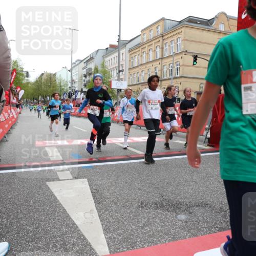 25.04.2026 - Das Zehntel Strokosch-Dieckow http://msf.ph/oto/9628623 25.04.2026 10:51:25 Ziel 5110, 5481, 5566, 5572, 5580, 6039, 6099, 6336, 6910, 6919, 7391, 7546, 7725, 7955, 7968 meine-sportfotos.de