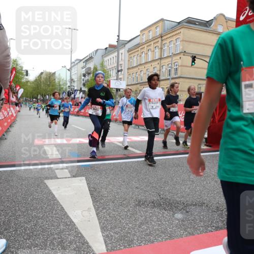 25.04.2026 - Das Zehntel Strokosch-Dieckow http://msf.ph/oto/9628637 25.04.2026 10:51:26 Ziel 5110, 5481, 5566, 5572, 5580, 6039, 6336, 6910, 6919, 7337, 7391, 7546, 7725, 7955, 7968 meine-sportfotos.de