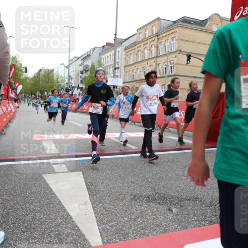 25.04.2026 - Das Zehntel Strokosch-Dieckow http://msf.ph/oto/9628654 25.04.2026 10:51:26 Ziel 5110, 5481, 5566, 5572, 5580, 6039, 6336, 6910, 6919, 7337, 7391, 7546, 7725, 7955, 7968 meine-sportfotos.de