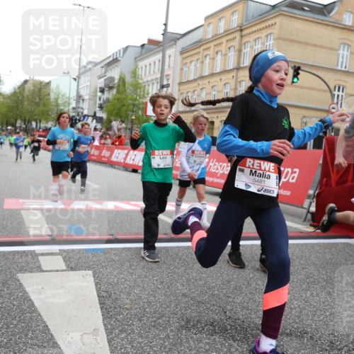 25.04.2026 - Das Zehntel Strokosch-Dieckow http://msf.ph/oto/9628671 25.04.2026 10:51:26 Ziel 5110, 5481, 5566, 5572, 5580, 6039, 6336, 6910, 6919, 7337, 7391, 7546, 7725, 7955, 7968 meine-sportfotos.de