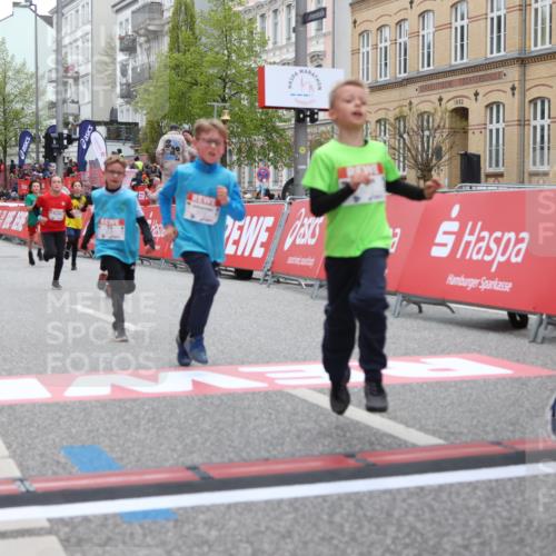 25.04.2026 - Das Zehntel Strokosch-Dieckow http://msf.ph/oto/9629355 25.04.2026 10:51:35 Ziel 5273, 5276, 5281, 5728, 5752, 5834, 5924, 6151, 6343, 6353, 6508, 6966, 6993 meine-sportfotos.de