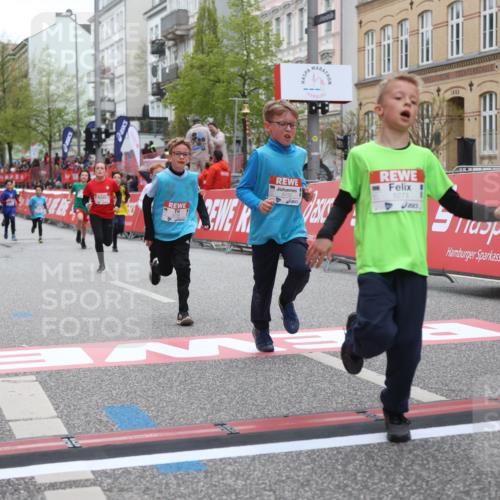 25.04.2026 - Das Zehntel Strokosch-Dieckow http://msf.ph/oto/9629396 25.04.2026 10:51:35 Ziel 5273, 5276, 5281, 5728, 5752, 5834, 5924, 6151, 6343, 6353, 6508, 6966, 6993 meine-sportfotos.de