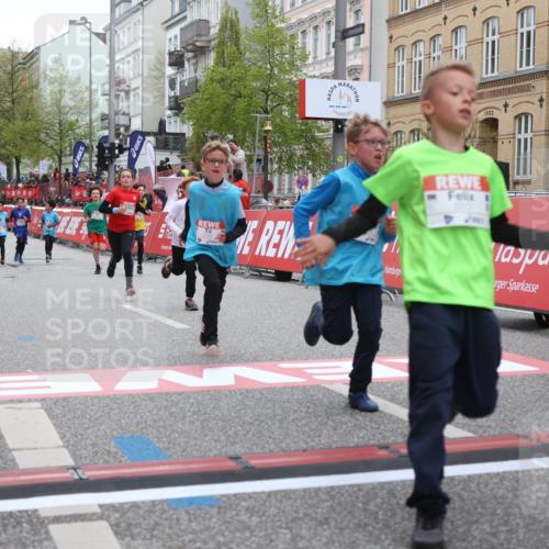 25.04.2026 - Das Zehntel Strokosch-Dieckow http://msf.ph/oto/9629427 25.04.2026 10:51:35 Ziel 5273, 5276, 5281, 5728, 5752, 5834, 5924, 6151, 6343, 6353, 6508, 6966, 6993 meine-sportfotos.de