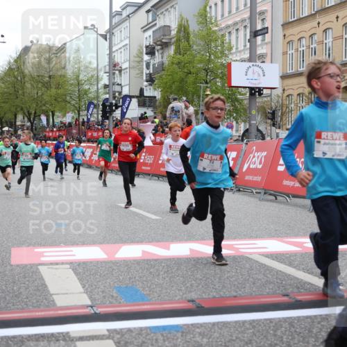 25.04.2026 - Das Zehntel Strokosch-Dieckow http://msf.ph/oto/9629467 25.04.2026 10:51:36 Ziel 5273, 5276, 5281, 5728, 5752, 5924, 6040, 6052, 6151, 6353, 6508, 6966 meine-sportfotos.de