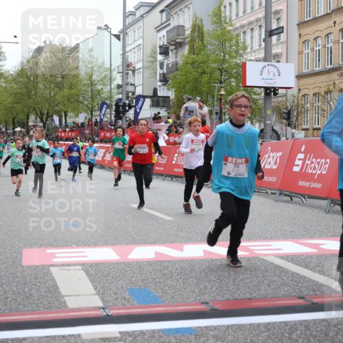 25.04.2026 - Das Zehntel Strokosch-Dieckow http://msf.ph/oto/9629494 25.04.2026 10:51:36 Ziel 5273, 5276, 5281, 5728, 5752, 5924, 6040, 6052, 6151, 6353, 6508, 6966 meine-sportfotos.de
