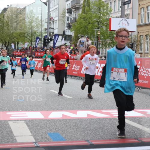 25.04.2026 - Das Zehntel Strokosch-Dieckow http://msf.ph/oto/9629504 25.04.2026 10:51:36 Ziel 5273, 5276, 5281, 5728, 5752, 5924, 6040, 6052, 6151, 6353, 6508, 6966 meine-sportfotos.de