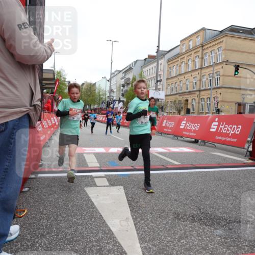 25.04.2026 - Das Zehntel Strokosch-Dieckow http://msf.ph/oto/9629755 25.04.2026 10:51:38 Ziel 5273, 5276, 5281, 5728, 5752, 5924, 6040, 6052, 6151, 6890, 6907, 6966, 7935, 8061 meine-sportfotos.de