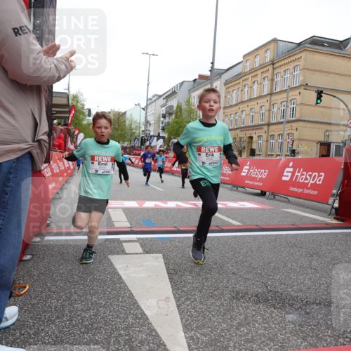 25.04.2026 - Das Zehntel Strokosch-Dieckow http://msf.ph/oto/9629795 25.04.2026 10:51:39 Ziel 5273, 5276, 5281, 5728, 5752, 5924, 6040, 6052, 6151, 6890, 6907, 6966, 7935, 8061 meine-sportfotos.de