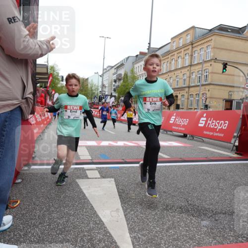 25.04.2026 - Das Zehntel Strokosch-Dieckow http://msf.ph/oto/9629809 25.04.2026 10:51:39 Ziel 5273, 5276, 5281, 5728, 5752, 5924, 6040, 6052, 6151, 6890, 6907, 6966, 7935, 8061 meine-sportfotos.de