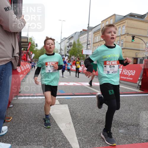 25.04.2026 - Das Zehntel Strokosch-Dieckow http://msf.ph/oto/9629848 25.04.2026 10:51:39 Ziel 5273, 5276, 5281, 5728, 5752, 5924, 6040, 6052, 6151, 6890, 6907, 6966, 7935, 8061 meine-sportfotos.de