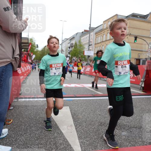 25.04.2026 - Das Zehntel Strokosch-Dieckow http://msf.ph/oto/9629859 25.04.2026 10:51:39 Ziel 5273, 5276, 5281, 5728, 5752, 5924, 6040, 6052, 6151, 6890, 6907, 6966, 7935, 8061 meine-sportfotos.de