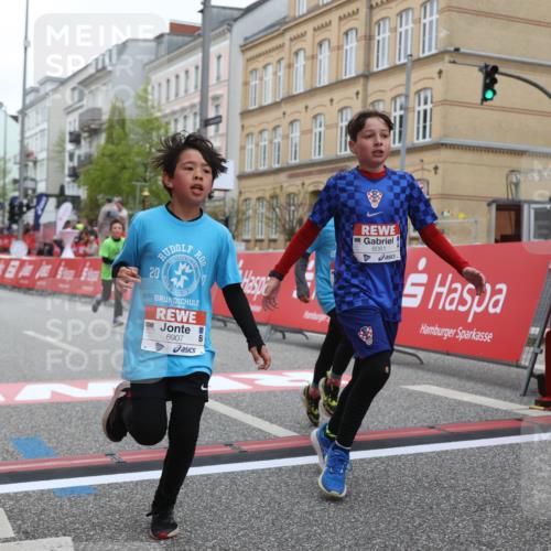 25.04.2026 - Das Zehntel Strokosch-Dieckow http://msf.ph/oto/9629967 25.04.2026 10:51:41 Ziel 5414, 5728, 5752, 6040, 6052, 6151, 6890, 6907, 6966, 7325, 7914, 7935, 8060, 8061 meine-sportfotos.de