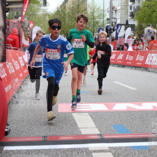 25.04.2026 - Das Zehntel Strokosch-Dieckow http://msf.ph/oto/9630079 25.04.2026 10:51:43 Ziel 5414, 5435, 6040, 6052, 6151, 6890, 6907, 6966, 6967, 7145, 7325, 7914, 7935, 8060, 8061 meine-sportfotos.de
