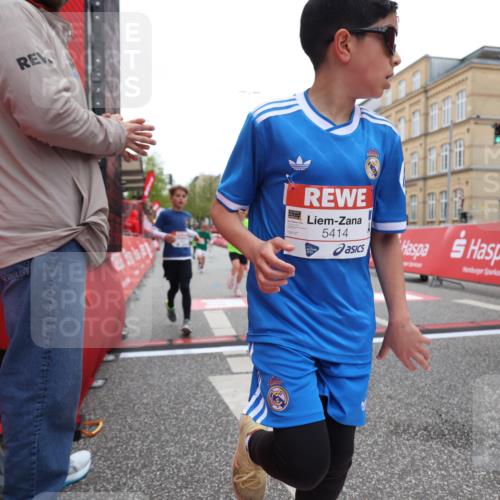 25.04.2026 - Das Zehntel Strokosch-Dieckow http://msf.ph/oto/9630145 25.04.2026 10:51:44 Ziel 5414, 5435, 6040, 6052, 6117, 6425, 6531, 6890, 6907, 6967, 7145, 7325, 7914, 7935, 8060, 8061 meine-sportfotos.de