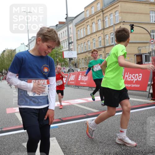 25.04.2026 - Das Zehntel Strokosch-Dieckow http://msf.ph/oto/9630207 25.04.2026 10:51:46 Ziel 5414, 5435, 6117, 6425, 6531, 6890, 6907, 6967, 7145, 7154, 7325, 7914, 7953, 8060, 8061 meine-sportfotos.de