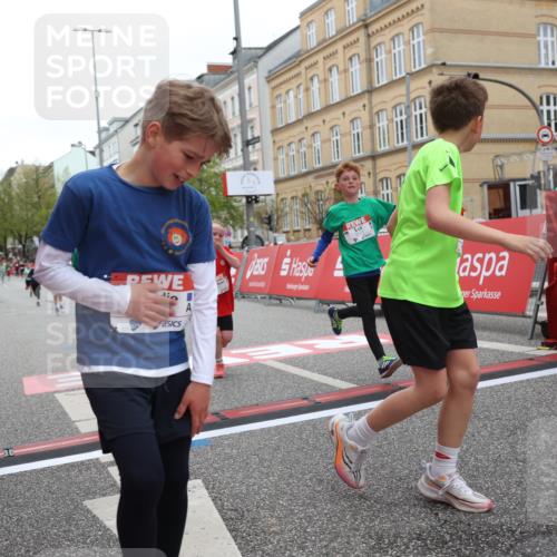 25.04.2026 - Das Zehntel Strokosch-Dieckow http://msf.ph/oto/9630212 25.04.2026 10:51:46 Ziel 5414, 5435, 6117, 6425, 6531, 6890, 6907, 6967, 7145, 7154, 7325, 7914, 7953, 8060, 8061 meine-sportfotos.de