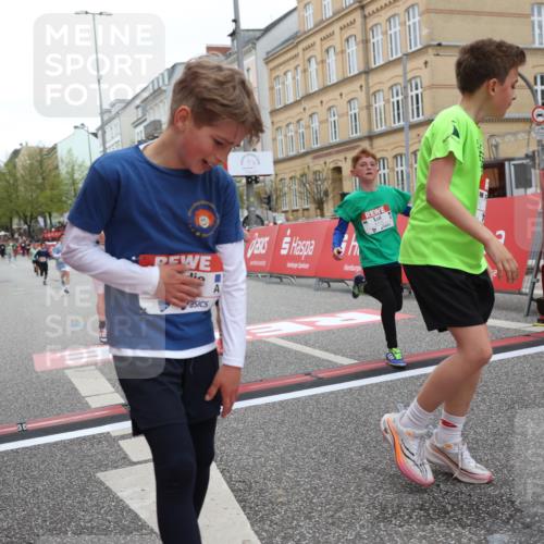 25.04.2026 - Das Zehntel Strokosch-Dieckow http://msf.ph/oto/9630217 25.04.2026 10:51:46 Ziel 5414, 5435, 6117, 6425, 6531, 6890, 6907, 6967, 7145, 7154, 7325, 7914, 7953, 8060, 8061 meine-sportfotos.de