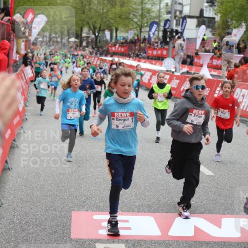 25.04.2026 - Das Zehntel Strokosch-Dieckow http://msf.ph/oto/9630355 25.04.2026 10:52:02 Ziel 5500, 5517, 5586, 6055, 6068, 6077, 6083, 6097, 6124, 6156, 6342, 6721, 6917, 6936, 6942, 6951, 7841, 7857, 7880, 7913, 8023, 8039 meine-sportfotos.de