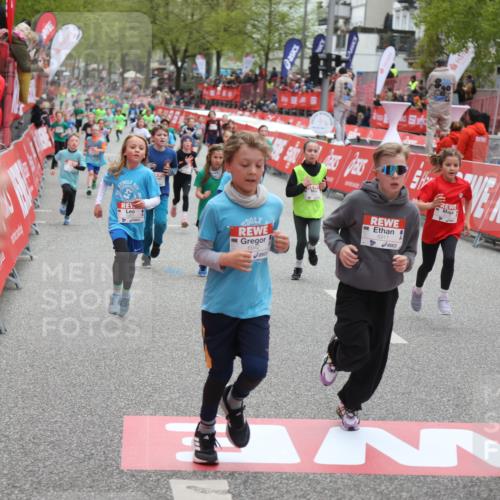25.04.2026 - Das Zehntel Strokosch-Dieckow http://msf.ph/oto/9630367 25.04.2026 10:52:02 Ziel 5500, 5517, 5586, 6055, 6068, 6077, 6083, 6097, 6124, 6156, 6342, 6721, 6917, 6936, 6942, 6951, 7841, 7857, 7880, 7913, 8023, 8039 meine-sportfotos.de