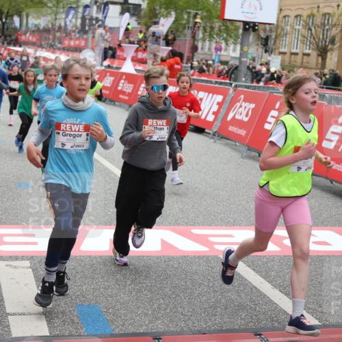 25.04.2026 - Das Zehntel Strokosch-Dieckow http://msf.ph/oto/9630377 25.04.2026 10:52:02 Ziel 5500, 5517, 5586, 6055, 6068, 6077, 6083, 6097, 6124, 6156, 6342, 6721, 6917, 6936, 6942, 6951, 7841, 7857, 7880, 7913, 8023, 8039 meine-sportfotos.de