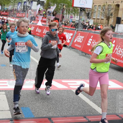 25.04.2026 - Das Zehntel Strokosch-Dieckow http://msf.ph/oto/9630383 25.04.2026 10:52:02 Ziel 5500, 5517, 5586, 6055, 6068, 6077, 6083, 6097, 6124, 6156, 6342, 6721, 6917, 6936, 6942, 6951, 7841, 7857, 7880, 7913, 8023, 8039 meine-sportfotos.de